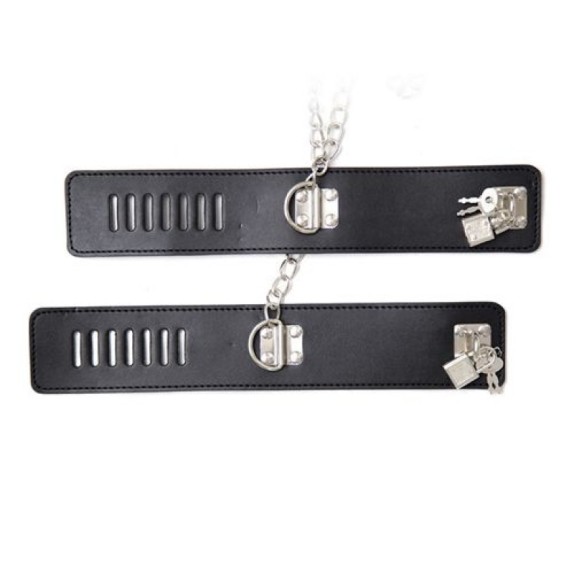 CHAIN HOGTIE COSTRITTIVO IN ECOPELLE E CATENE SEX TOY BDSM