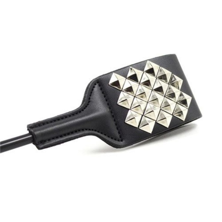 FRUSTINO CON BORCHIE IN ECOPELLE SEX TOY SADO 2