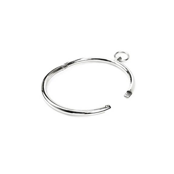 COLLARE SEXY TONDO IN ACCIAIO CON ANELLO E APERTURA LATERALE KIOTOS