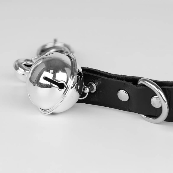 COLLARE SEXY CON CAMPANELLI E CINGHIA REGOLABILE BDSM