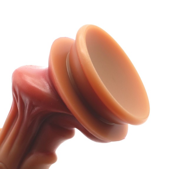FALLO DILDO CON RILIEVI SUPER STIMOLANTI CON AMPIA BASE A VENTOSA KIOTOS