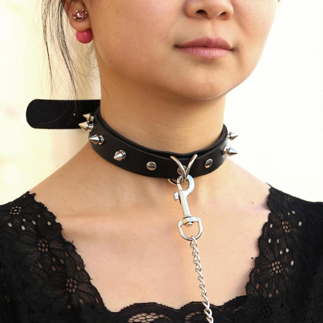 COLLARE REGOLABILE NERO SEX TOY CON BORCHIE