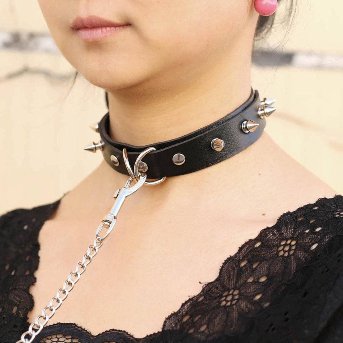 COLLARE REGOLABILE NERO SEX TOY CON BORCHIE