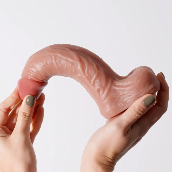 FALLO REALISTICO SEXY CON VENTOSA E TESTICOLI IN SILICONE INVIKTUS 22 CM