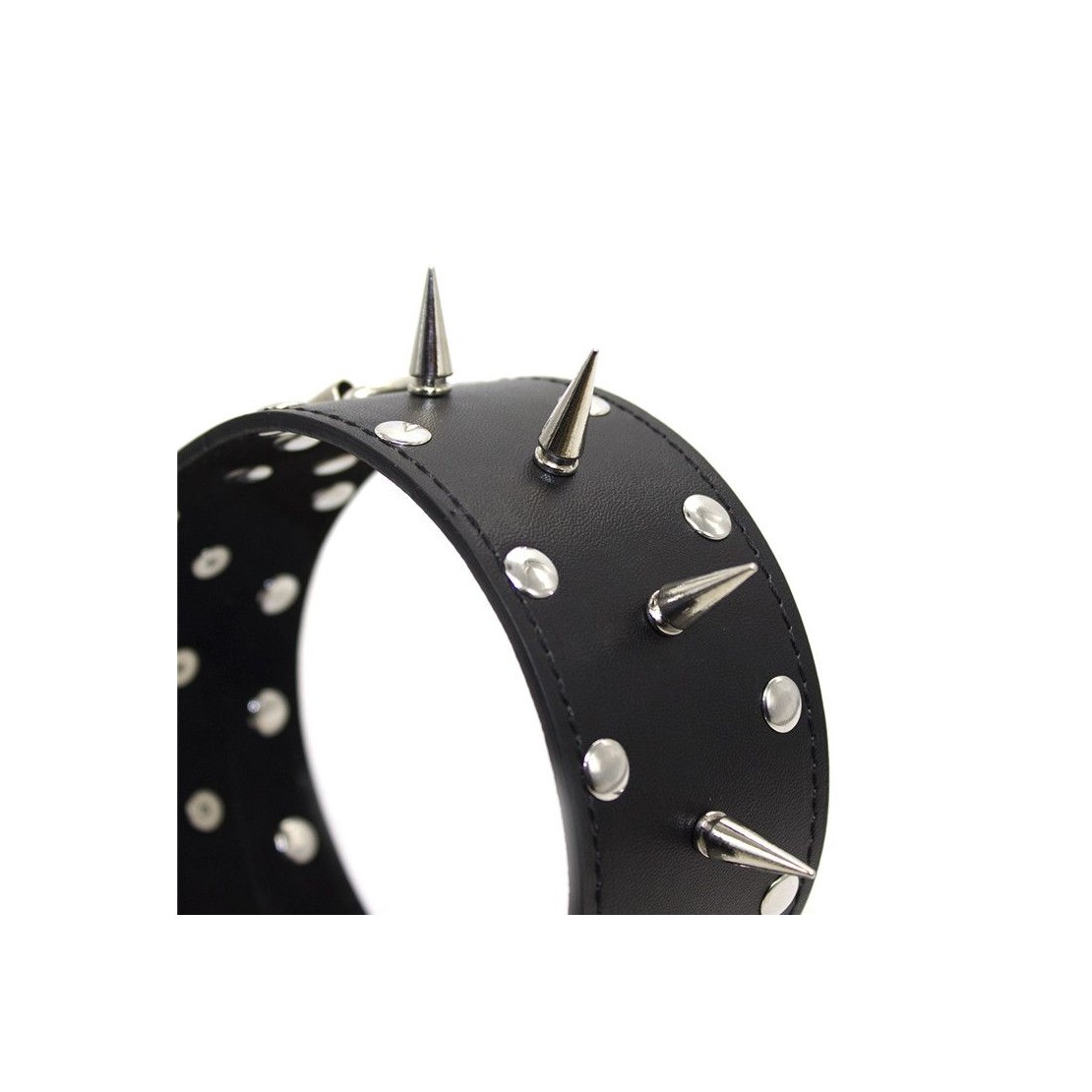 COLLARE CON BORCHIE SPIKES IN ECOPELLE CON...