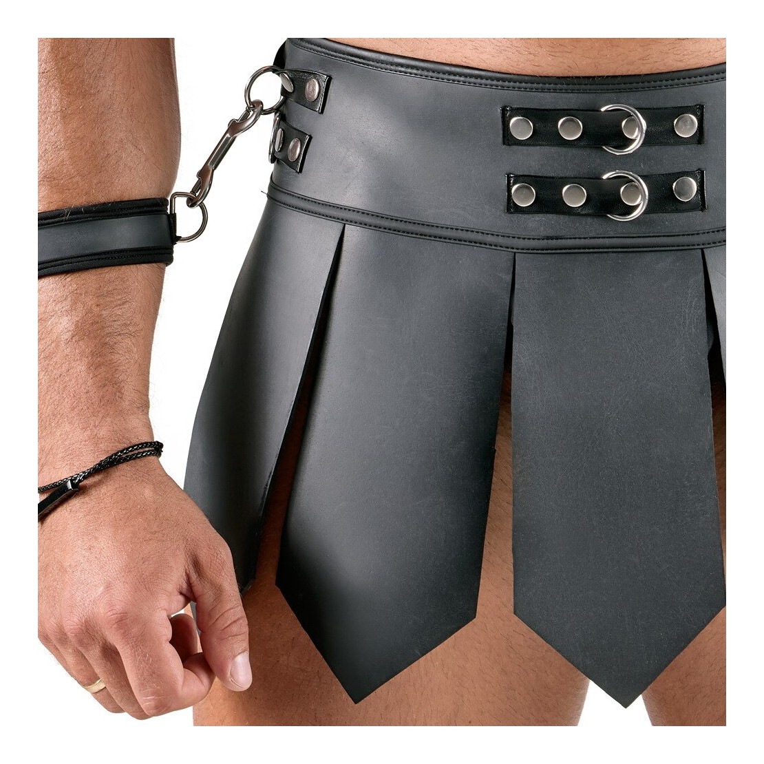 SET BONDAGE UOMO CON HARNESS E GONNA GLADIATORE...