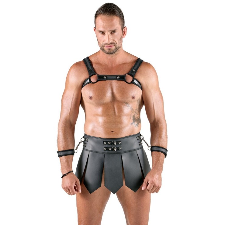 SET BONDAGE UOMO CON HARNESS E GONNA GLADIATORE CON MANETTE