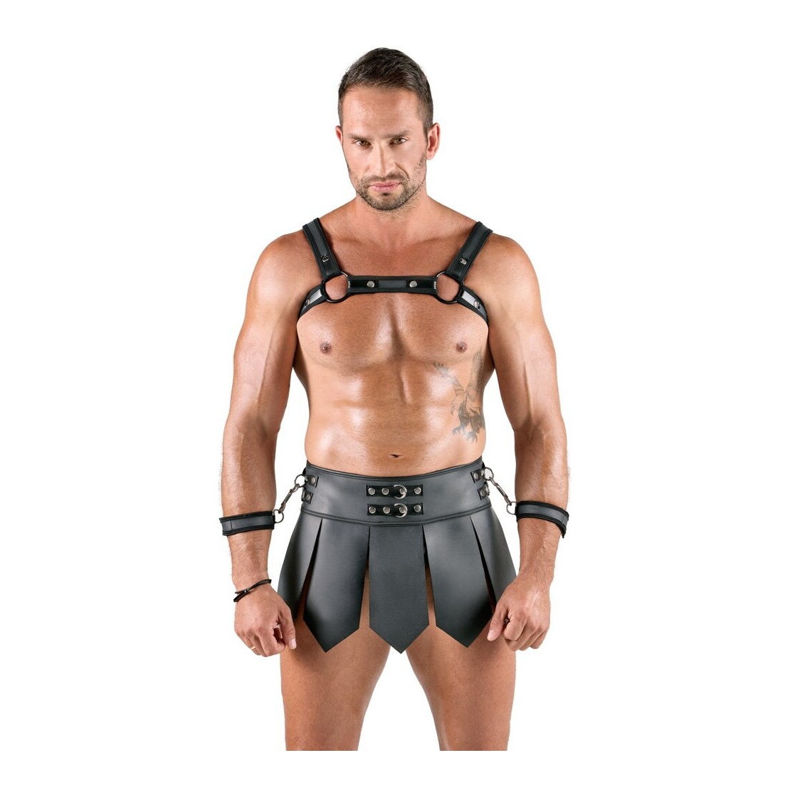 SET BONDAGE UOMO CON HARNESS E GONNA GLADIATORE...