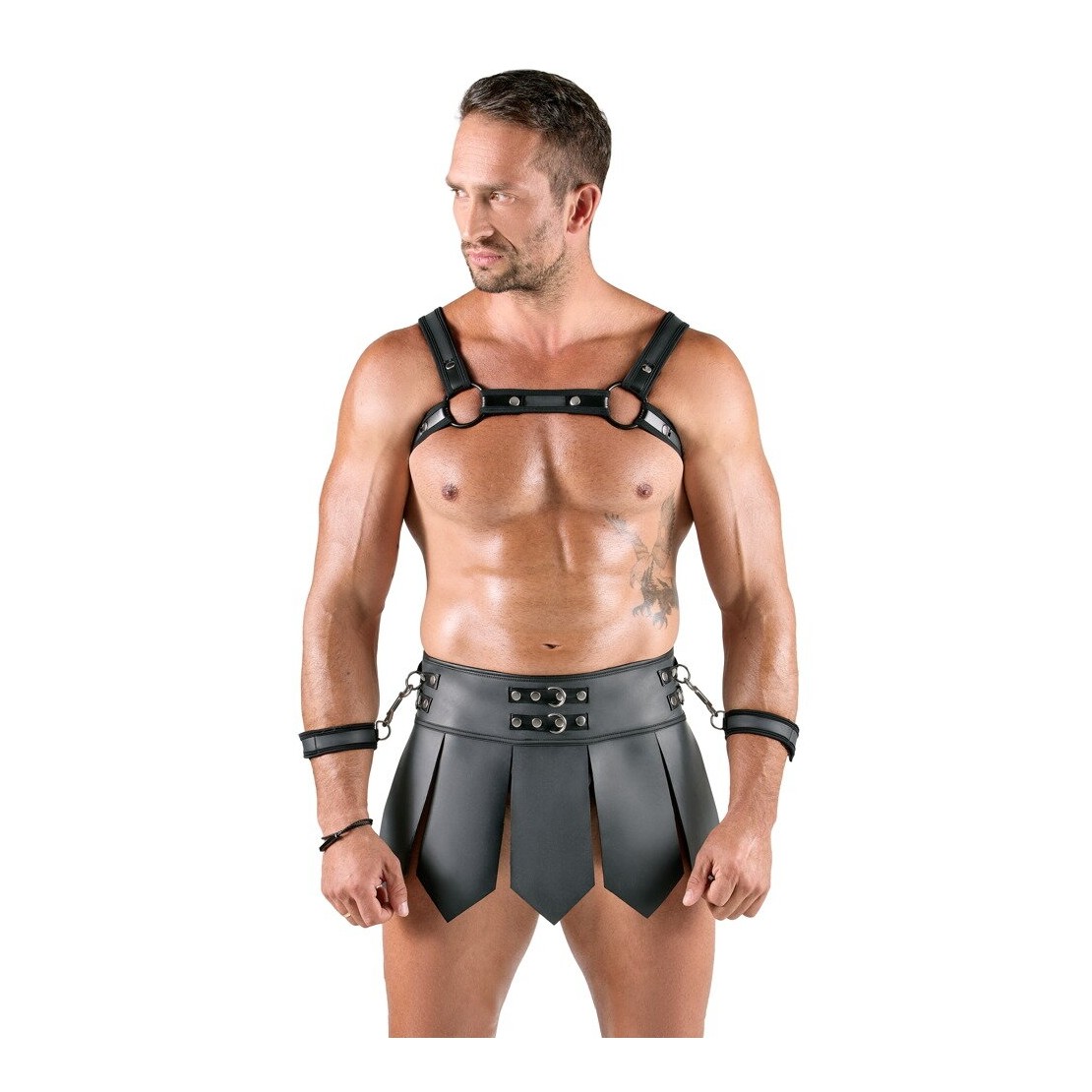 SET BONDAGE UOMO CON HARNESS E GONNA GLADIATORE...