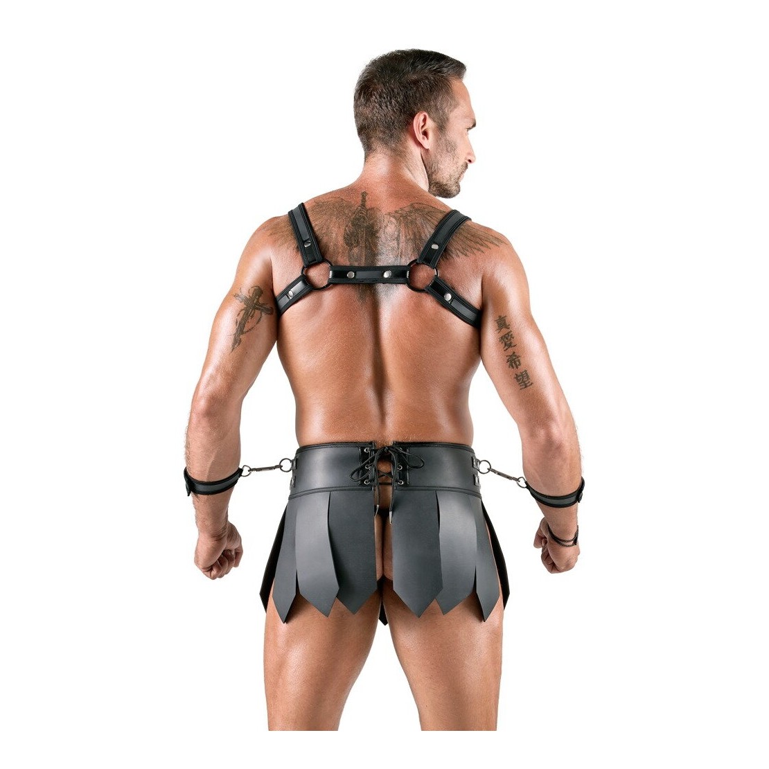 SET BONDAGE UOMO CON HARNESS E GONNA GLADIATORE...