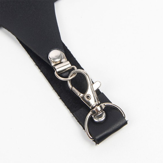SET HARNESS COMPLETO 2 PEZZI CON CATENE METALLICHE E STELLE IN PELLE